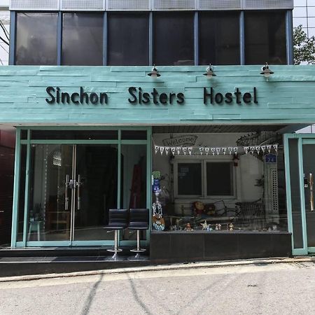 Sinchon Sisters Hostel Сеул Екстериор снимка
