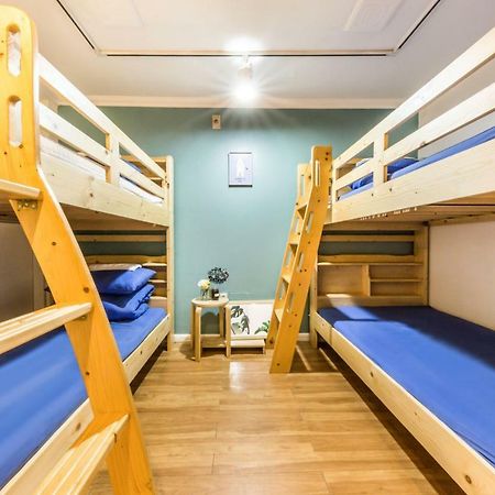Sinchon Sisters Hostel Сеул Екстериор снимка