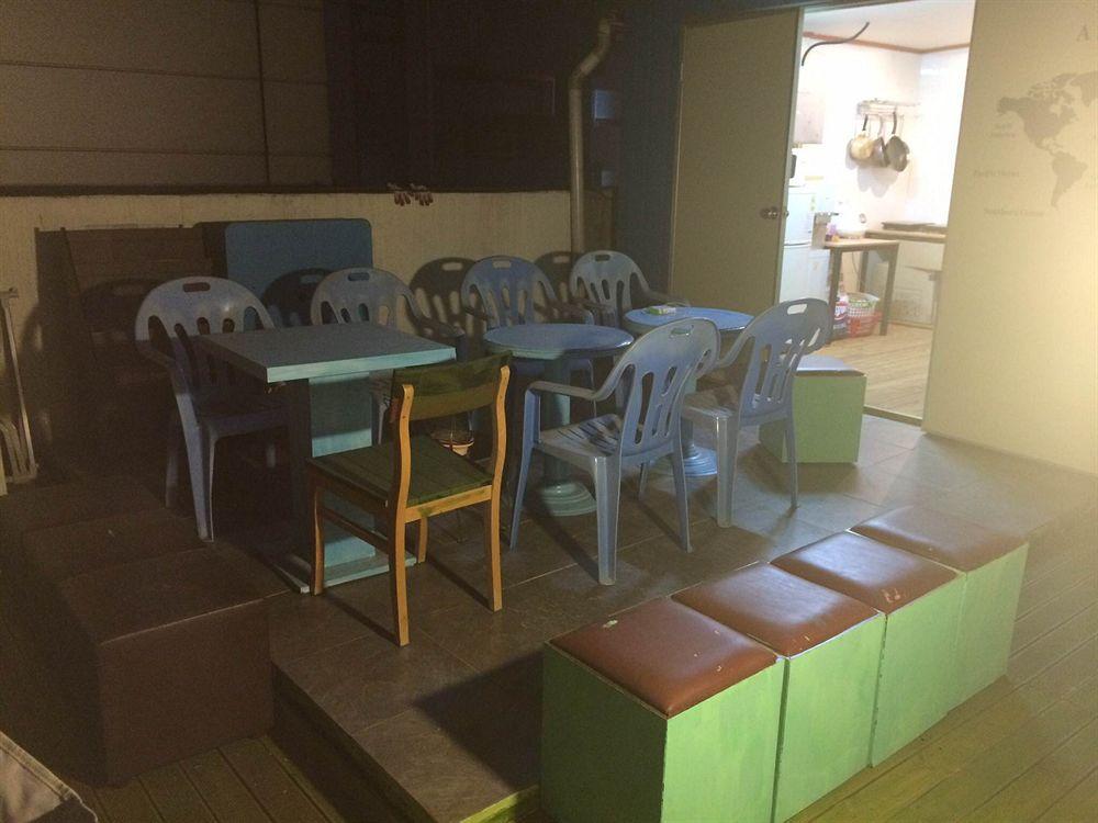 Sinchon Sisters Hostel Сеул Екстериор снимка