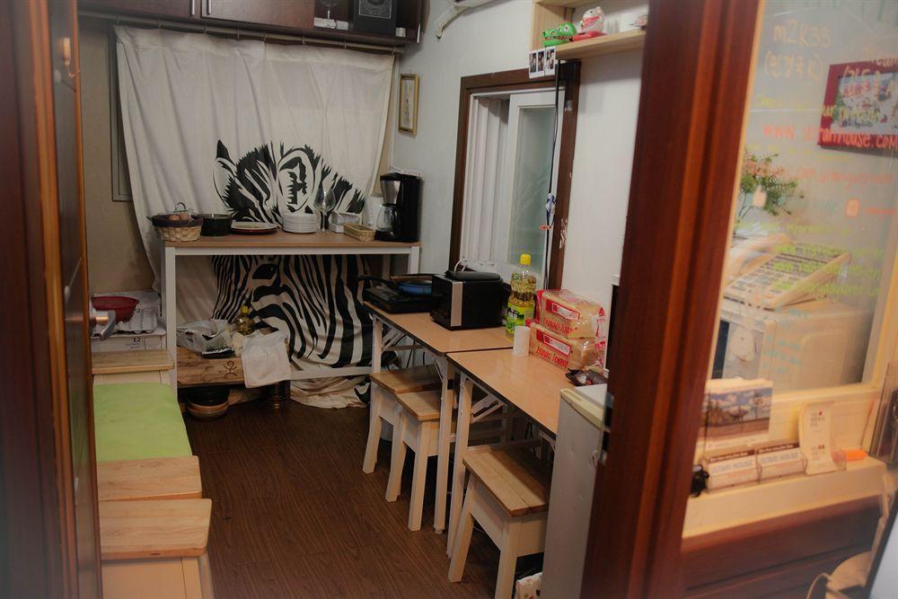 Sinchon Sisters Hostel Сеул Екстериор снимка