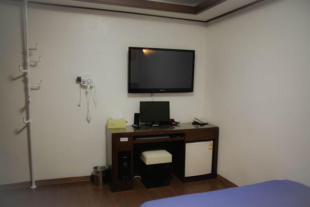 Sinchon Sisters Hostel Сеул Екстериор снимка