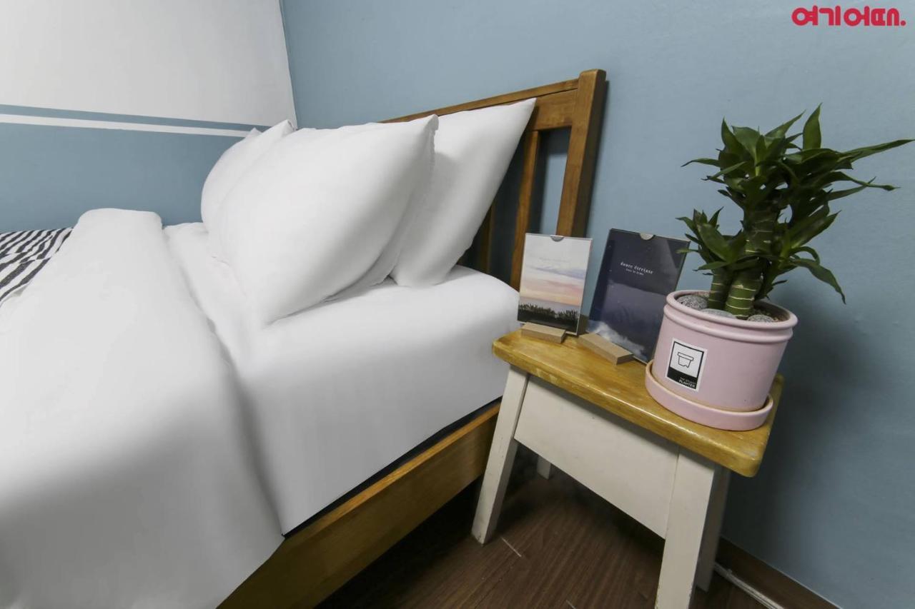 Sinchon Sisters Hostel Сеул Екстериор снимка