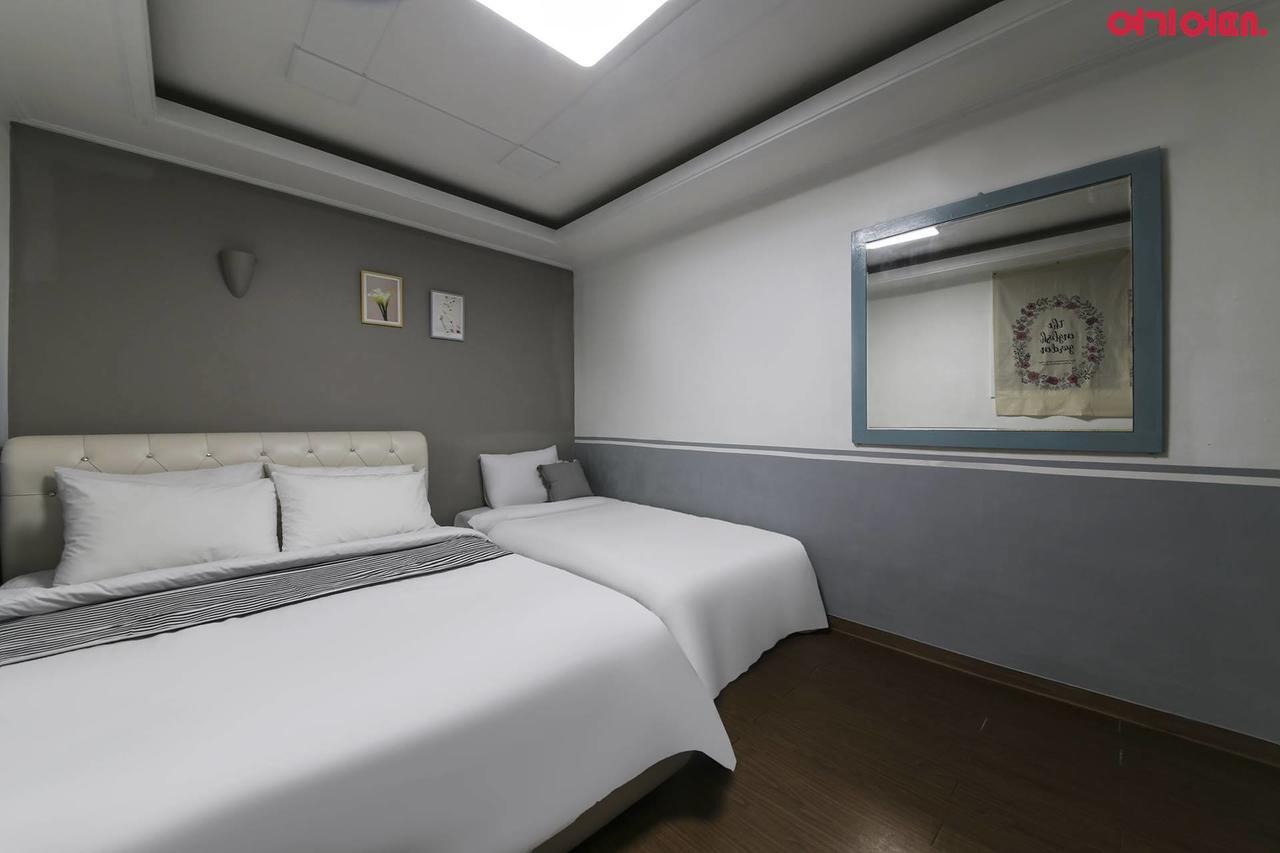 Sinchon Sisters Hostel Сеул Екстериор снимка