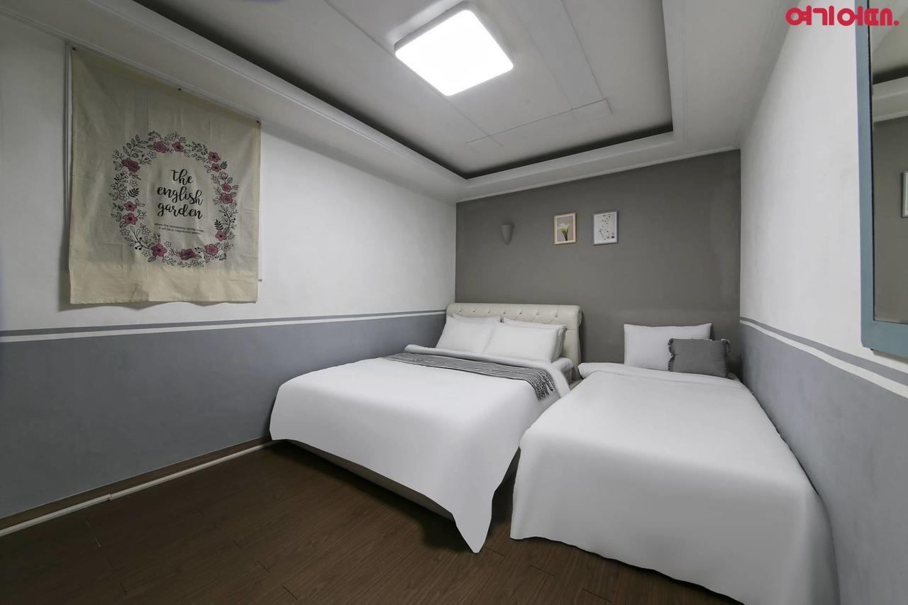 Sinchon Sisters Hostel Сеул Екстериор снимка