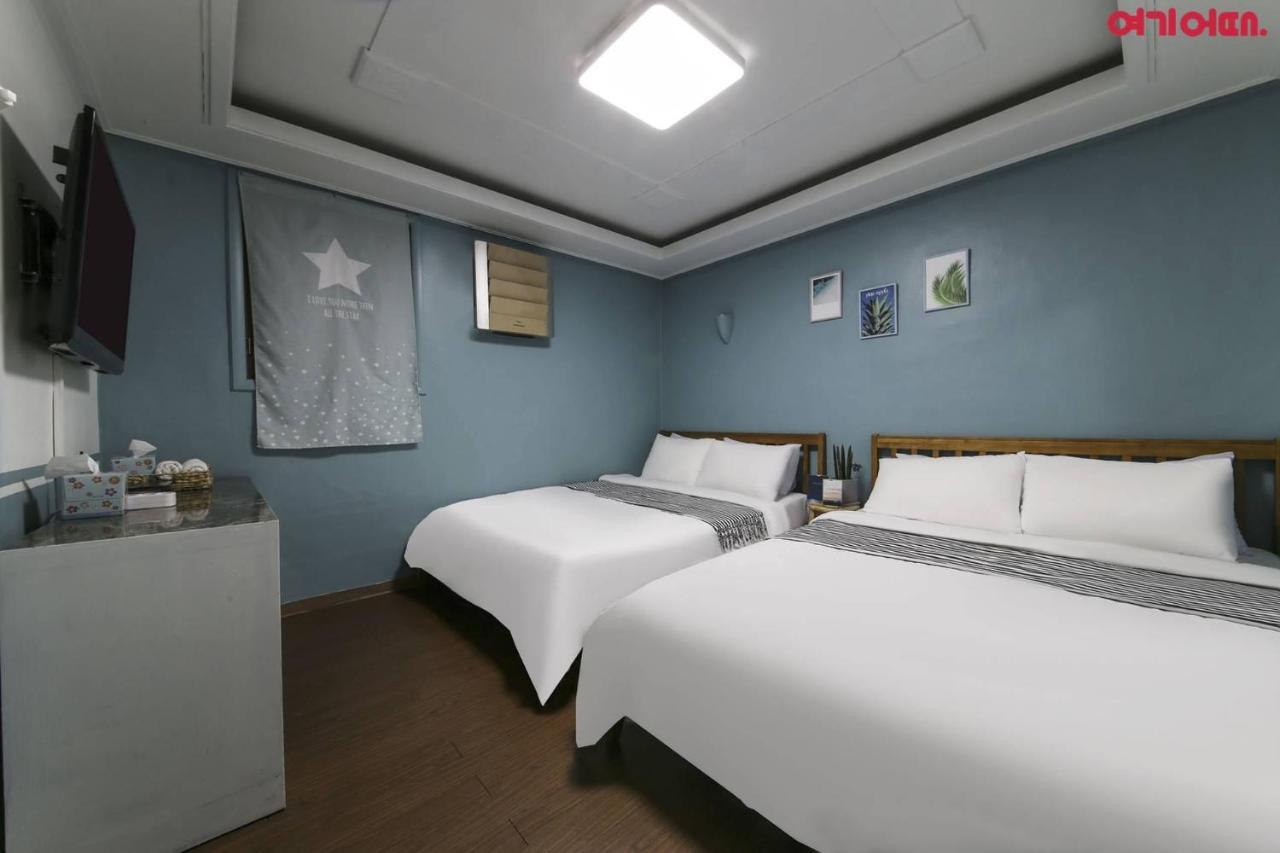 Sinchon Sisters Hostel Сеул Екстериор снимка