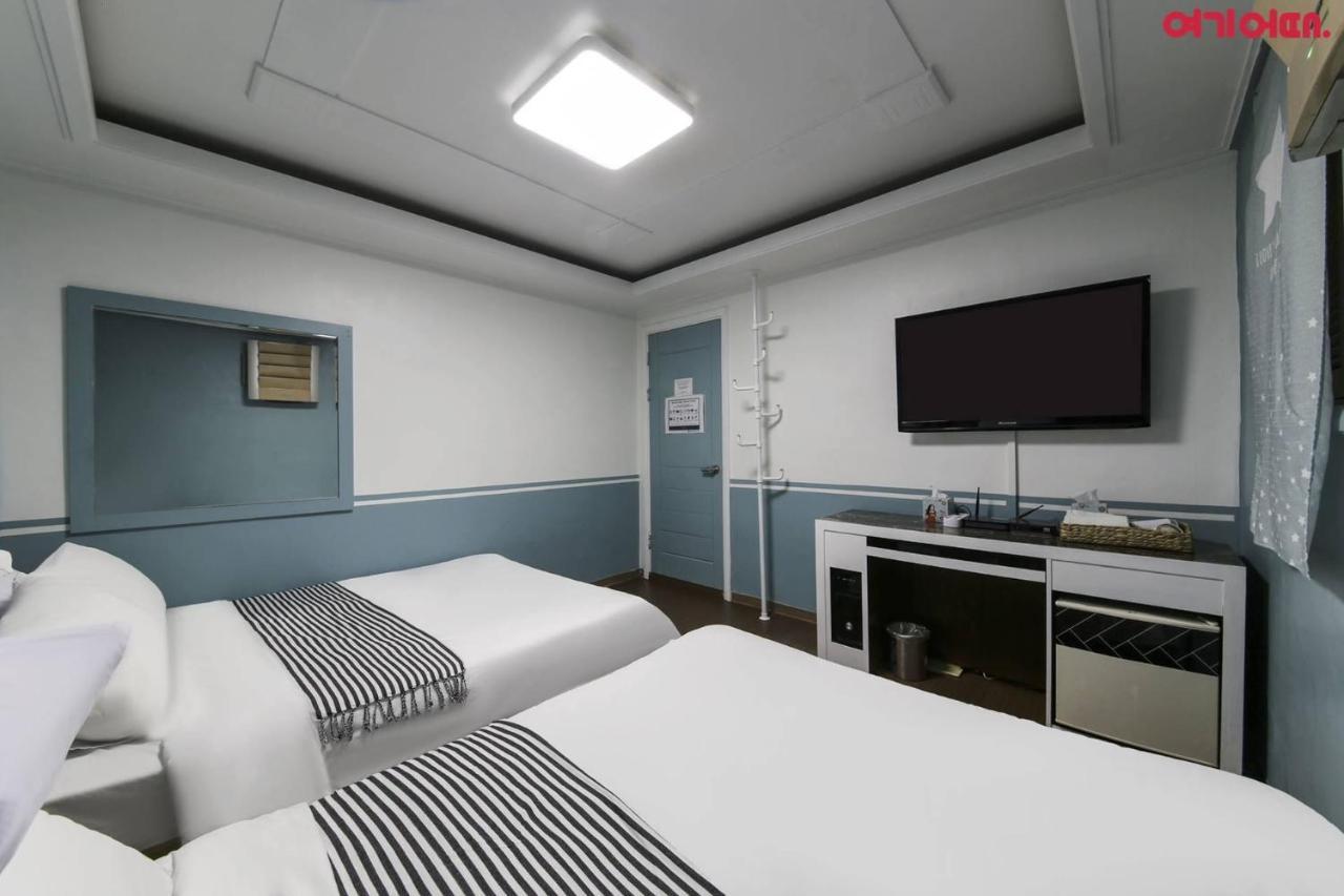 Sinchon Sisters Hostel Сеул Екстериор снимка