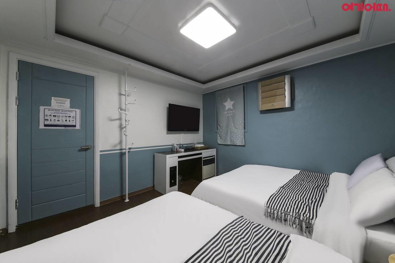 Sinchon Sisters Hostel Сеул Екстериор снимка